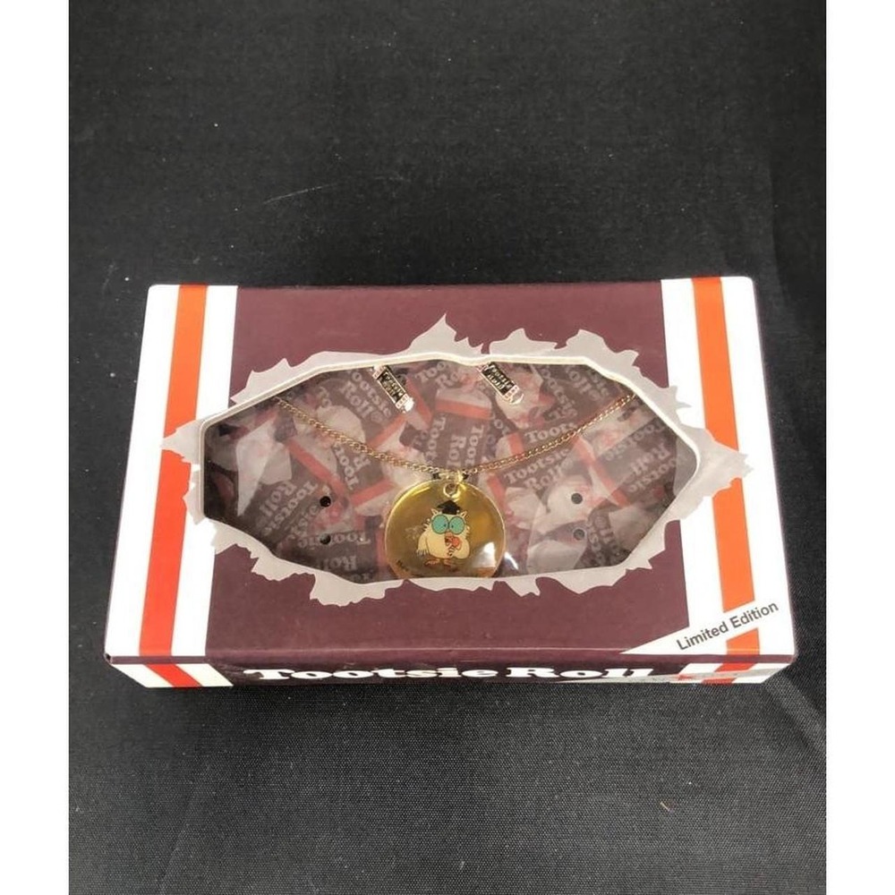 NEW IN BOX  Tootsie roll earrings and Necklace set